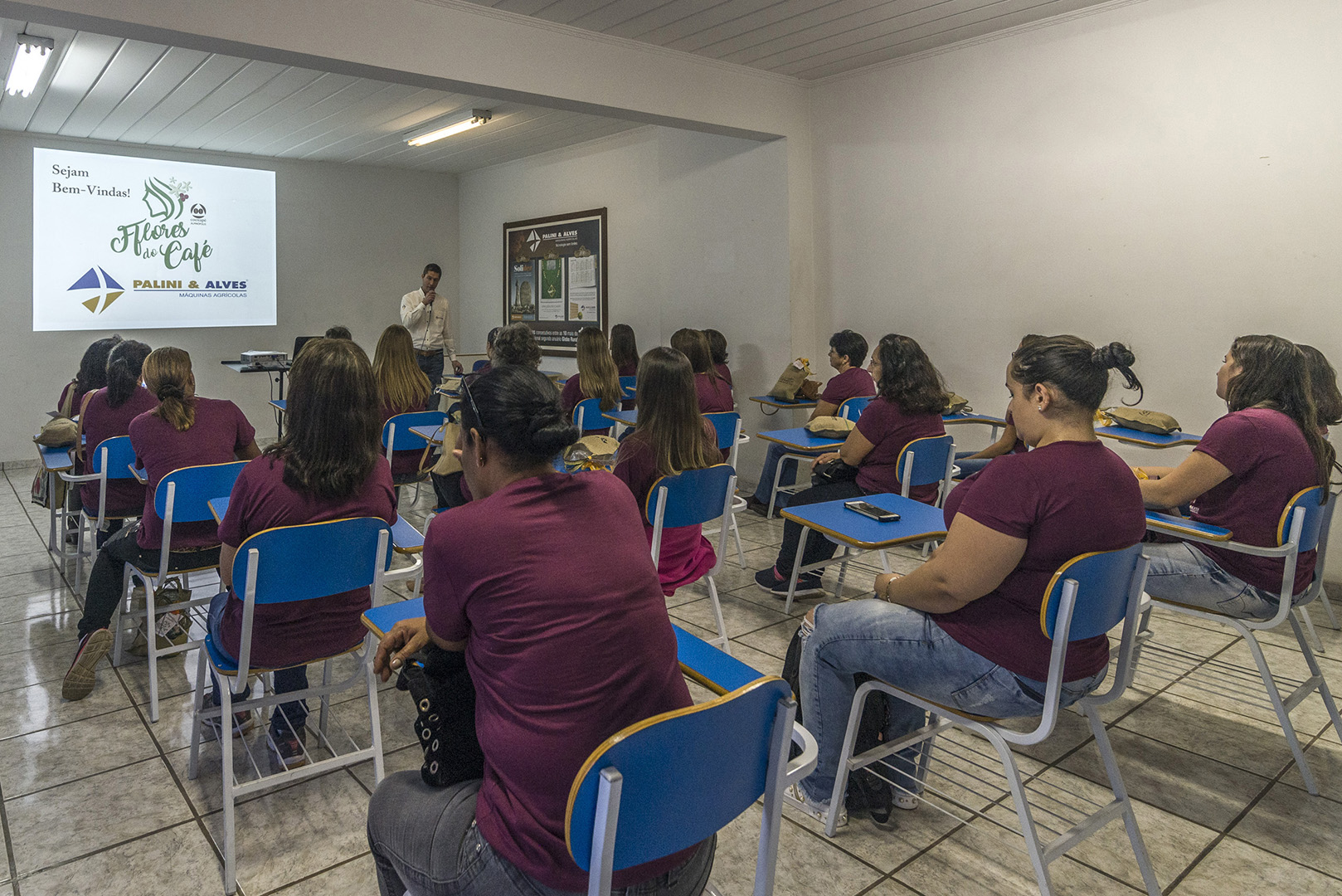 Flores do Café visitam a Palini & Alves