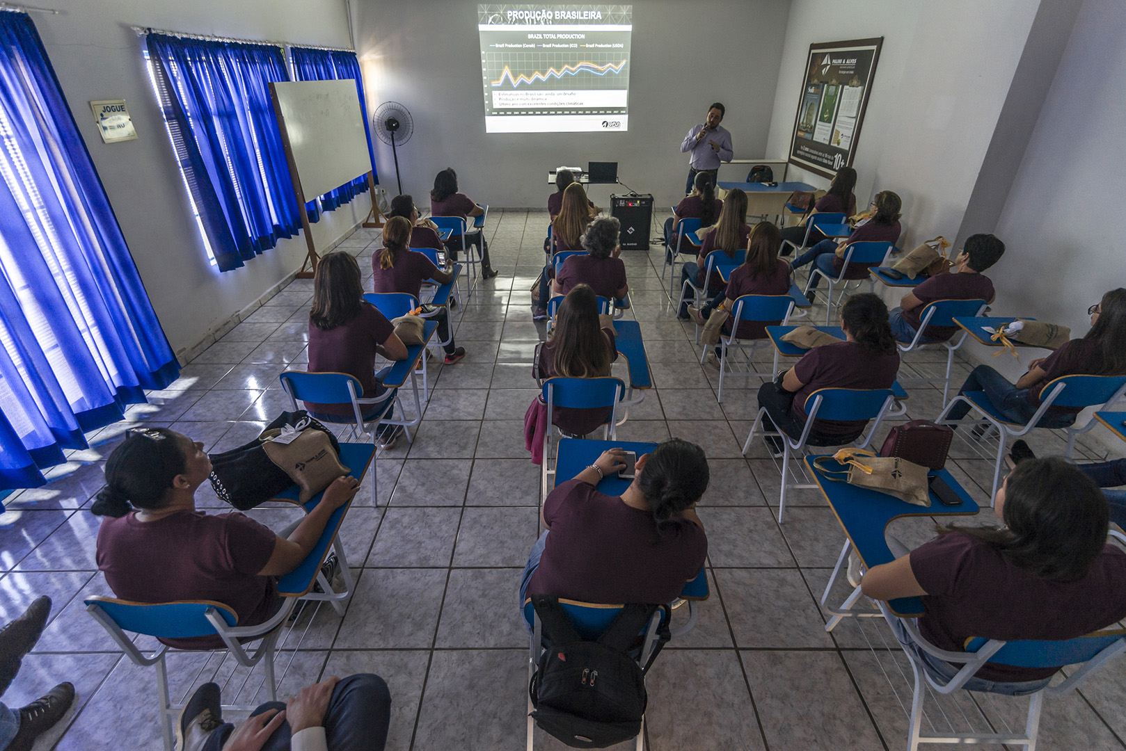 Flores do Café visitam a Palini & Alves